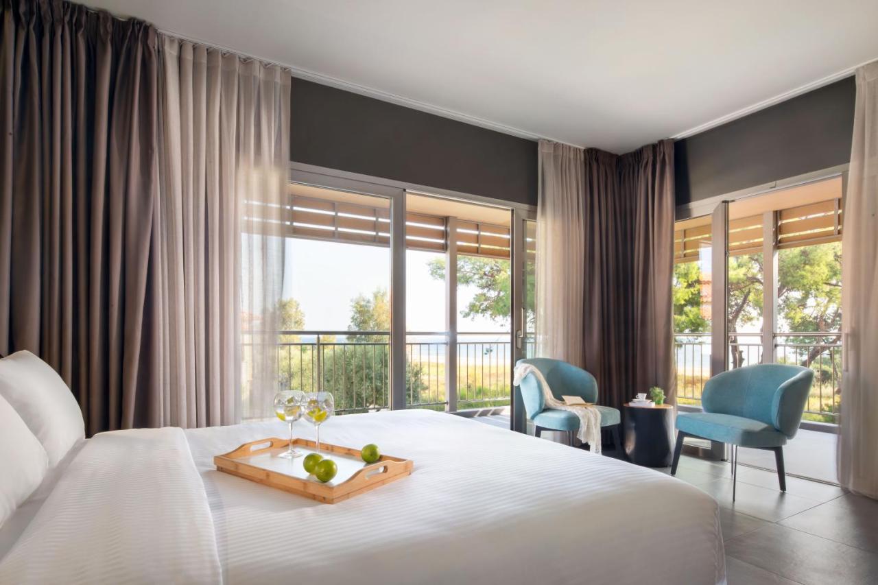 Най-ниските цени за хотел Блу Долфин на Ситония